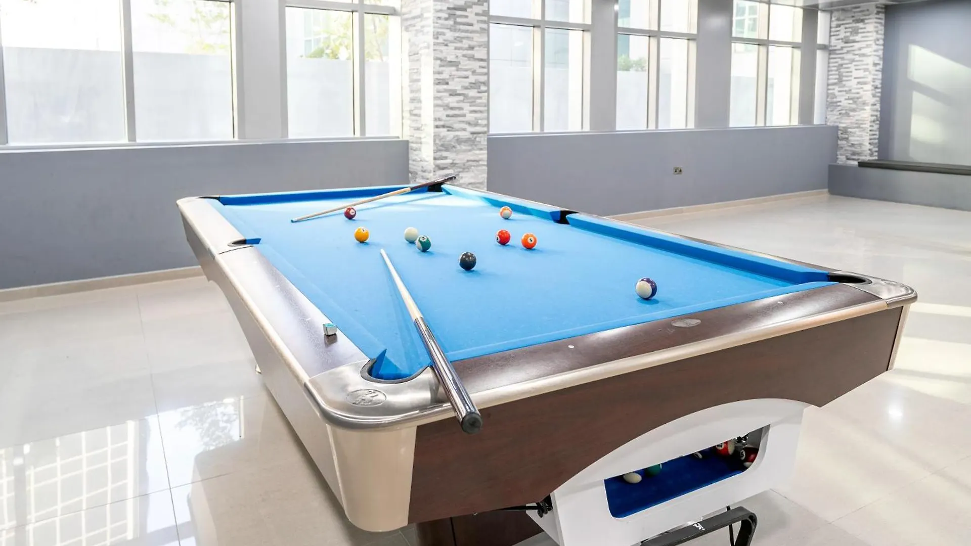 Villa With Private Pool & Huge Terrace Overlooking The Marina Dubai Holiday home